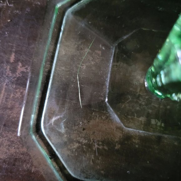 Vintage Green Glass Dresser Box / Powder Box, Glass Dish with Lid - Picture 6 of 7